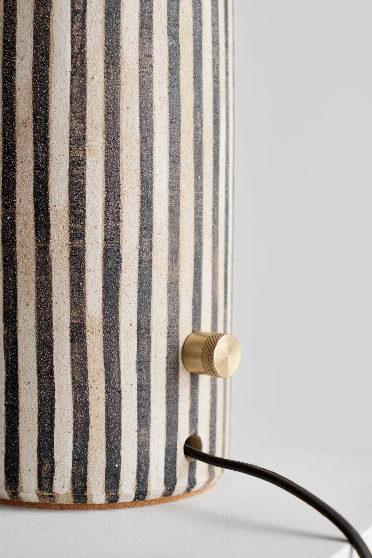 Ceramicah Tera Lamp Stripe dimmer detail