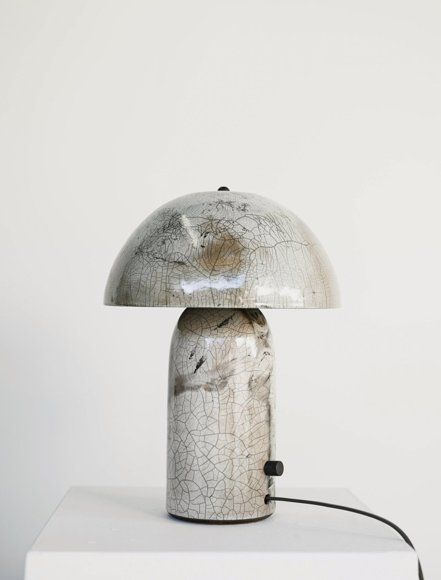 Raku Tera Lamp Medium in White Crackle