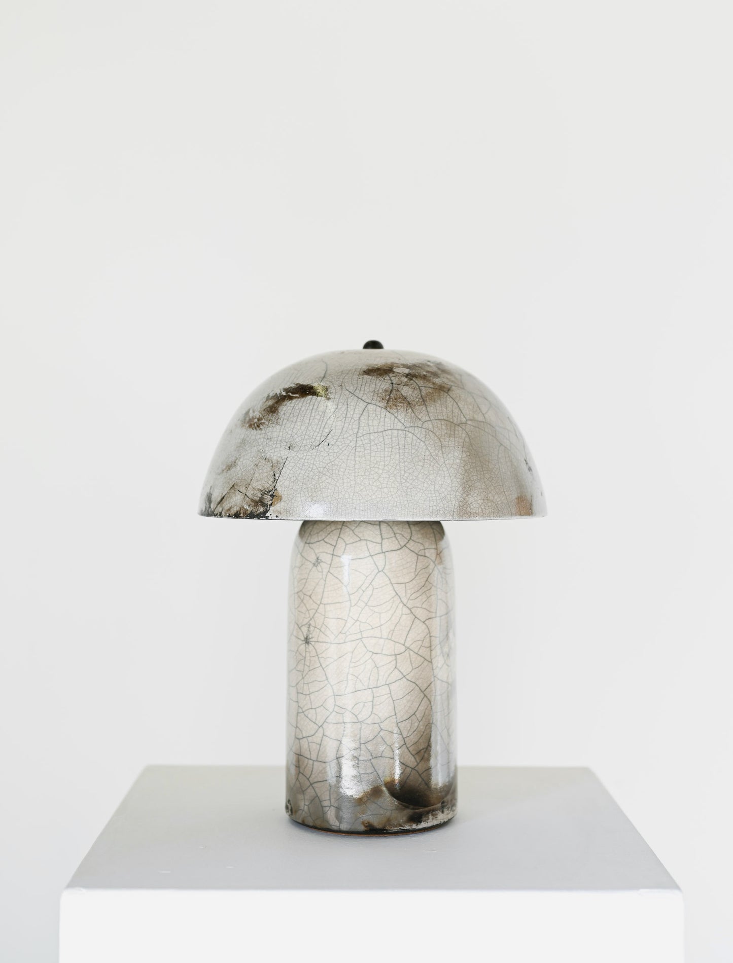 Raku Tera lamp medium in white crackle